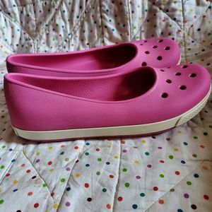 Crocs pink flats size 8 women's
